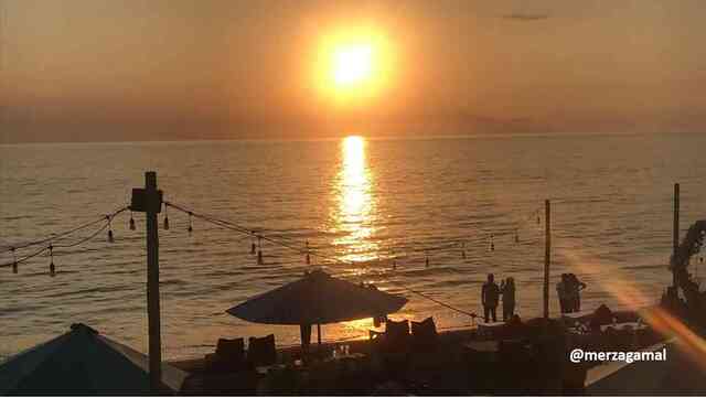 Menikmati Keindahan Sunset di Pantai Mandalika, Lombok